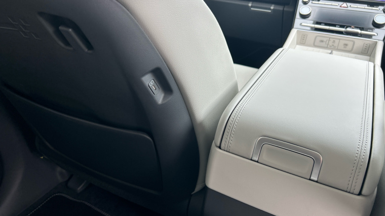 Hyundai SANTA FE 1.6 TGDi 239 Hybrid Ultimate 5dr 4WD Auto Hybrid Estate